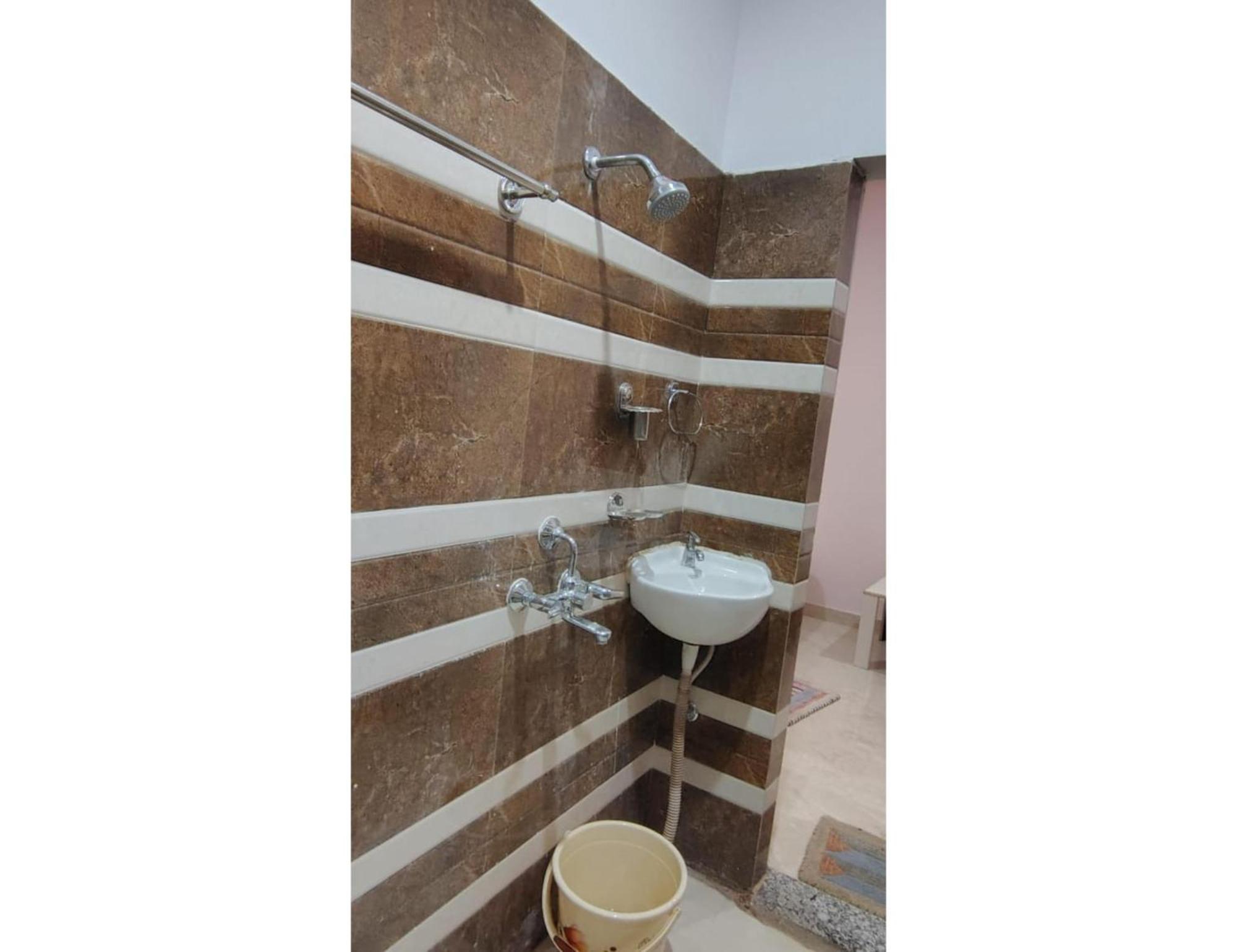Shree Puram Guest house